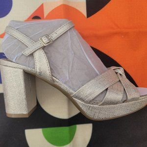 Life Stride Lucky Sandals in Platino Love Gold